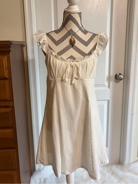 No Boundaries Cream Milkmaid Ruffle Babydoll Dress Size Medium